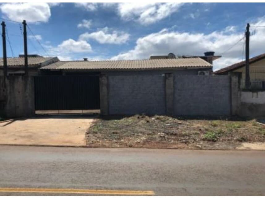 Casa em leilão em Foz Do Iguaçu - PR — Casa à venda em leilão