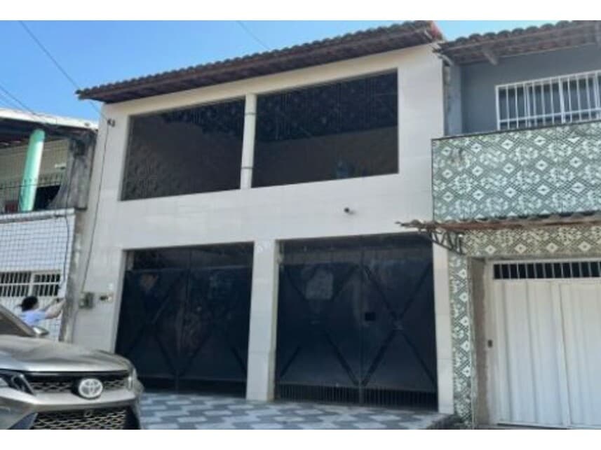Casa em leilão em Maracanaú - CE — Casa à venda em leilão