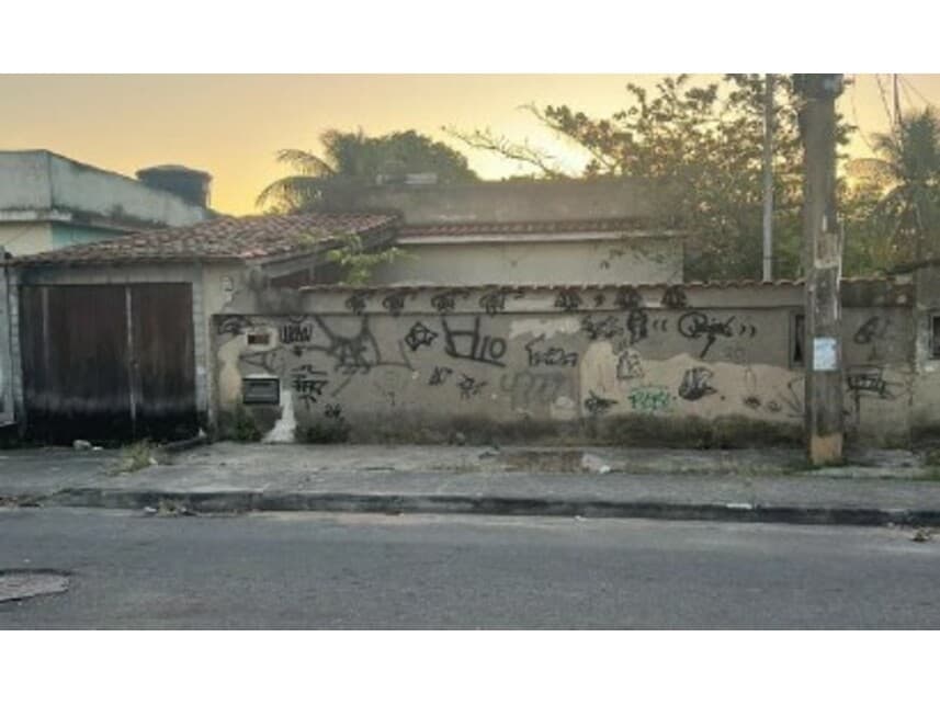 Casa em leilão em Queimados - RJ — Casa à venda em leilão