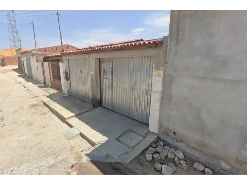 Casa em leilão em Rodelas - BA — Casa à venda em leilão
