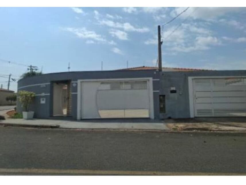 Casa em leilão em Nova Odessa - SP — Casa à venda em leilão