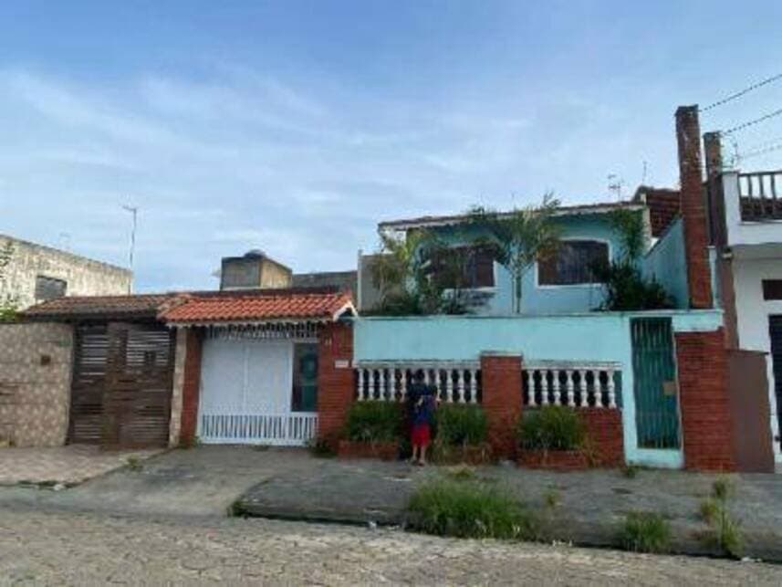 Casa em leilão em Peruíbe - SP — Casa à venda em leilão