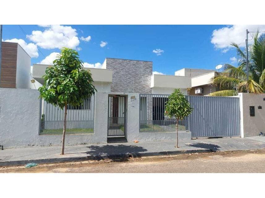 Casa em leilão em Primavera Do Leste - MT — Casa à venda em leilão