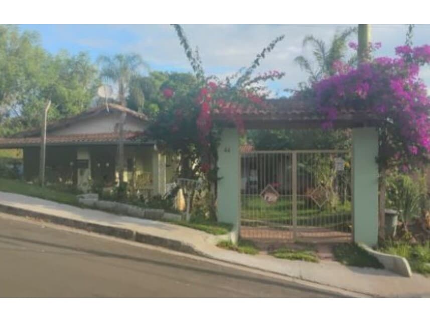 Casa em leilão em Itatiba - SP — Casa à venda em leilão