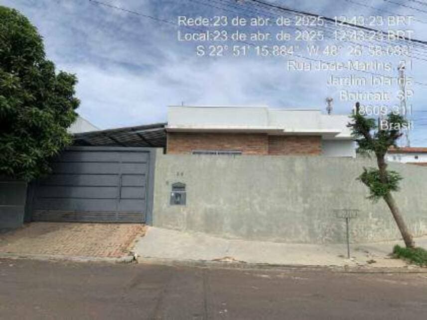 Foto 1 de 3: Casa em leilão em Botucatu - SP — Casa à venda em leilão