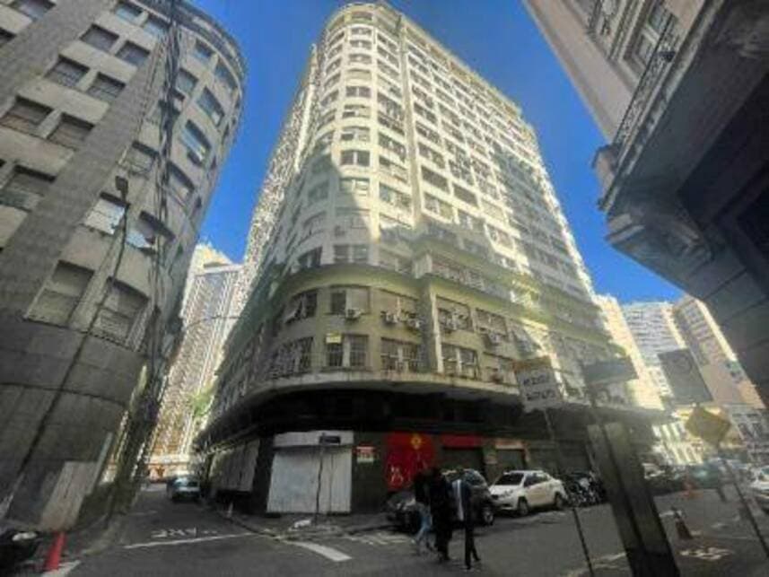 Comercial em leilão em Rio De Janeiro - RJ — Sala Comercial à venda em leilão