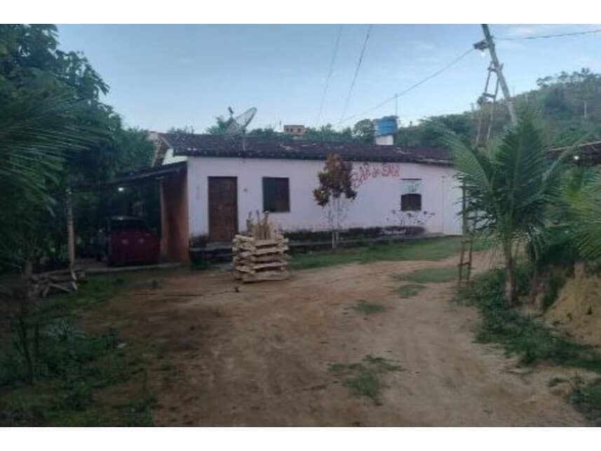 Casa em leilão em Presidente Tancredo Neves - BA — Casa à venda em leilão