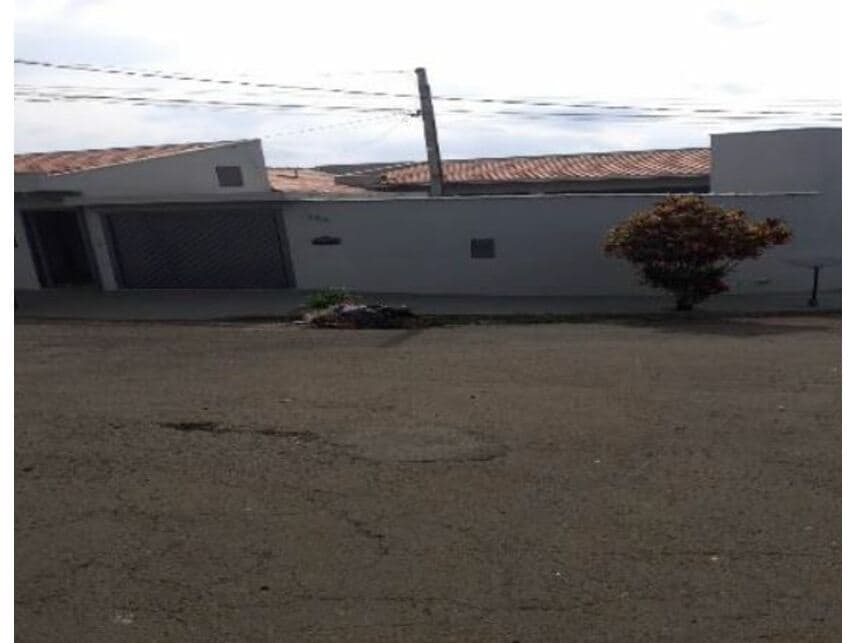 Foto 1 de 12: Casa em leilão em Araras - SP — Casa à venda em leilão