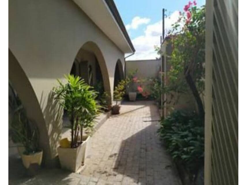 Foto 3 de 23: Casa em leilão em Botucatu - SP — Casa à venda em leilão