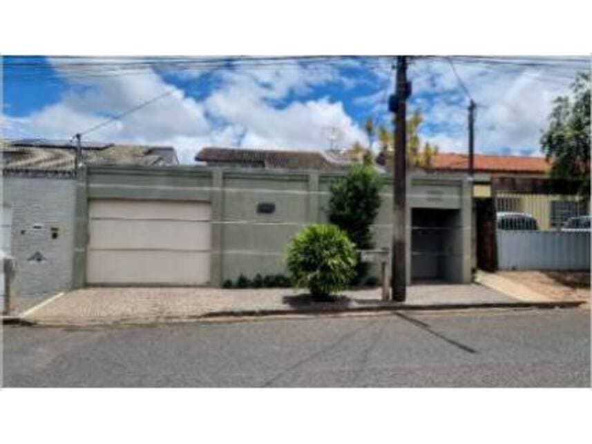 Foto 3 de 3: Casa em leilão em Uberlândia - MG — Casa à venda em leilão