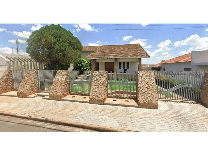 Foto 1 de 17: Casa em leilão em Itápolis - SP — Casa à venda em leilão