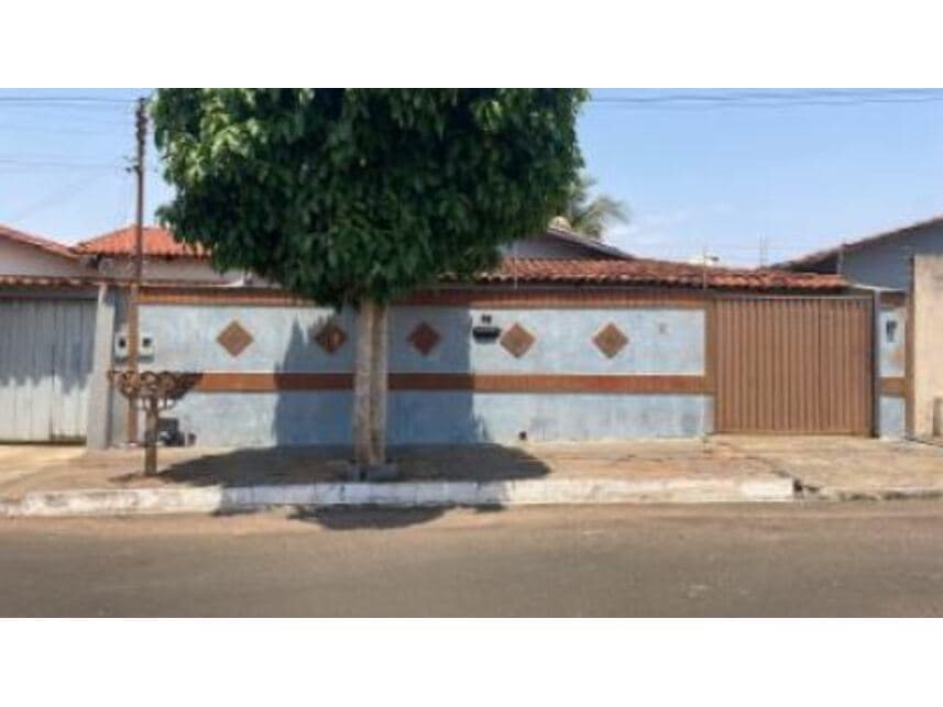 Casa em leilão em Rio Verde - GO — Casa à venda em leilão