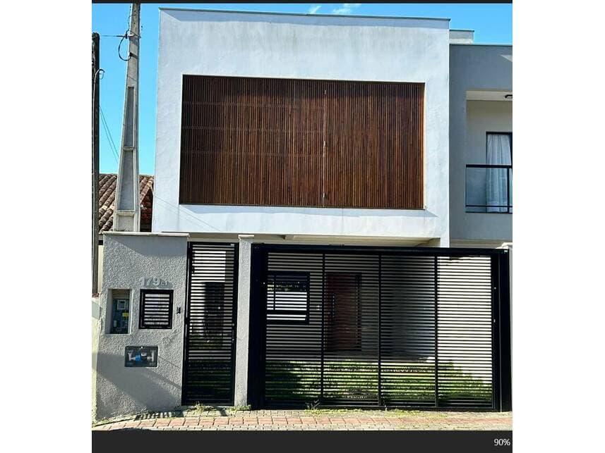 Foto 1 de 12: Casa em leilão em Joinville - SC — Casa à venda em leilão