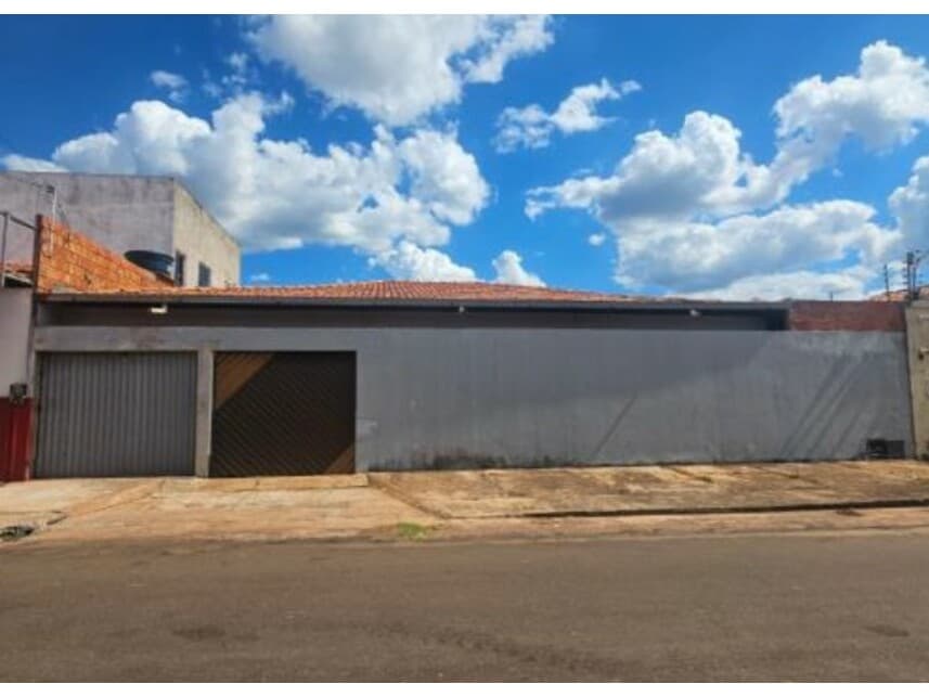 Casa em leilão em Açailândia - MA — Casa à venda em leilão