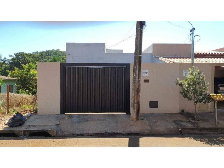 Casa em leilão em Santa Helena De Goiás - GO — Casa à venda em leilão