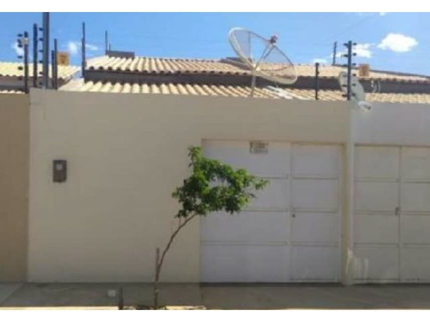 Casa em leilão em Petrolina - PE — Casa à venda em leilão