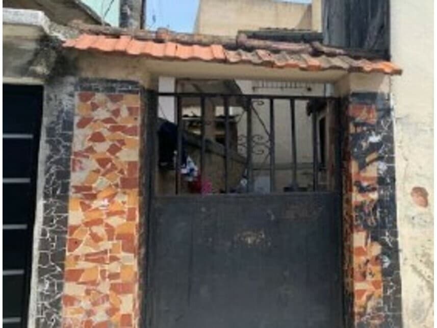 Casa em leilão em Rio De Janeiro - RJ — Casa à venda em leilão