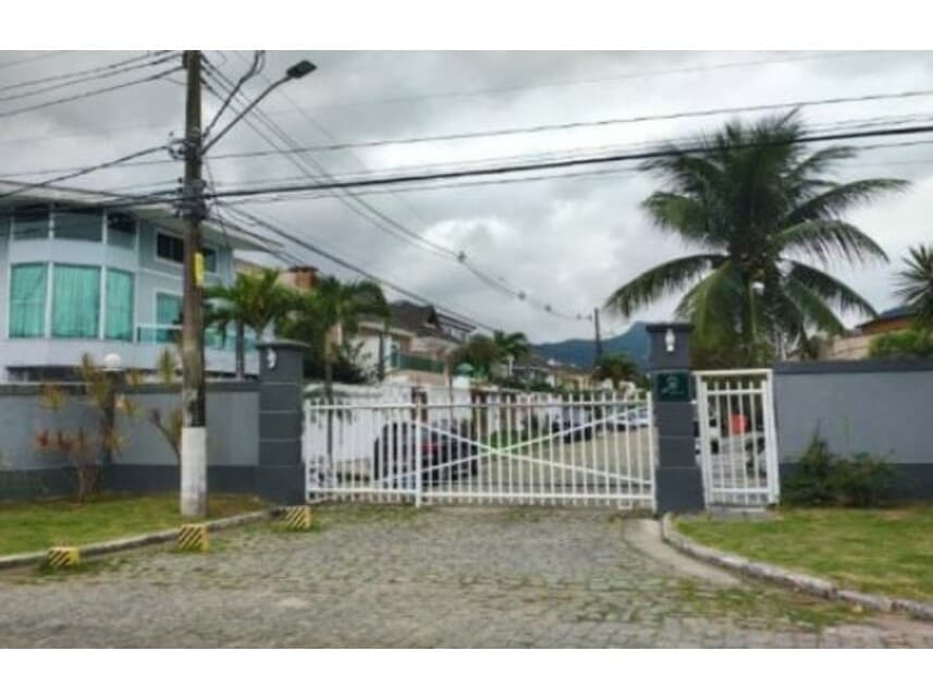 Casa em leilão em Rio De Janeiro - RJ — Casa à venda em leilão