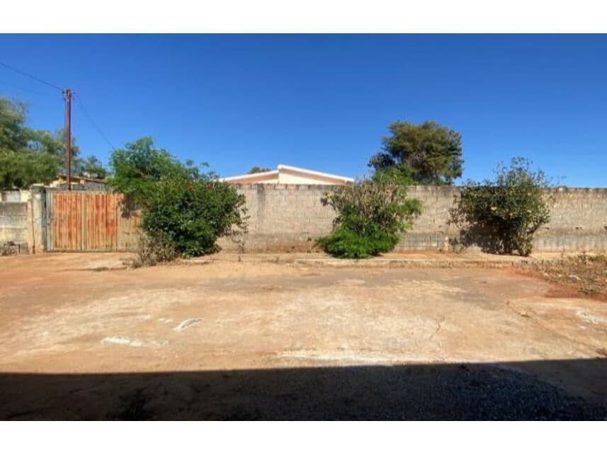 Casa em leilão em Guapé - MG — Casa à venda em leilão