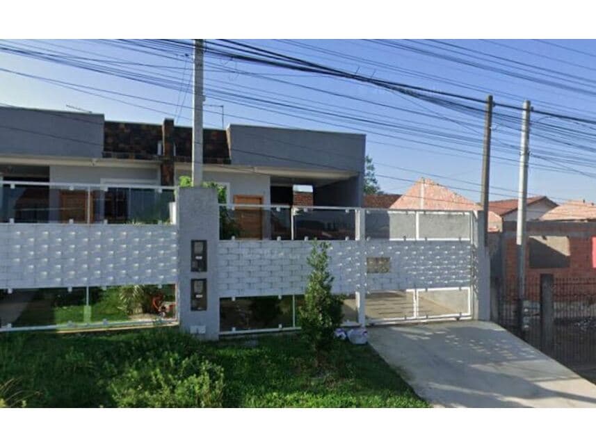 Casa em leilão em Araucária - PR — Casa à venda em leilão