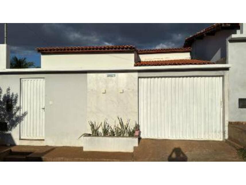 Foto 2 de 2: Casa em leilão em Ibiassucê - BA — Casa à venda em leilão