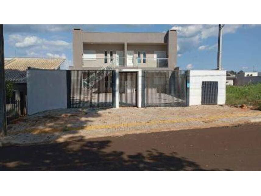 Foto 1 de 3: Casa em leilão em Foz Do Iguaçu - PR — Casa à venda em leilão