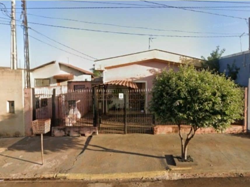 Casa em leilão em Sertãozinho - SP — Casa à venda em leilão