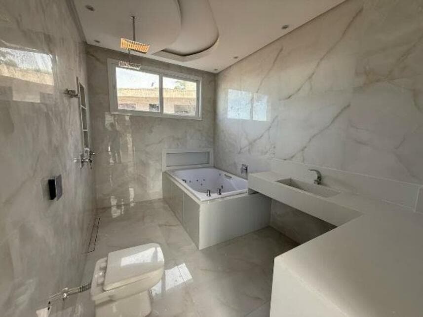 Foto 12 de 17: Casa em leilão em Goiânia - GO — Casa à venda em leilão