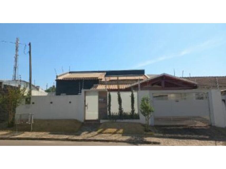 Casa em leilão em Juara - MT — Casa à venda em leilão