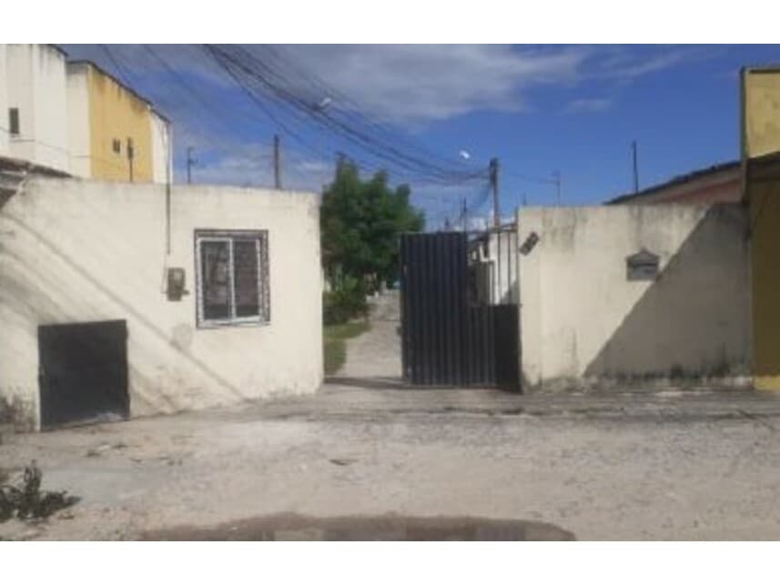 Casa em leilão em Horizonte - CE — Casa à venda em leilão