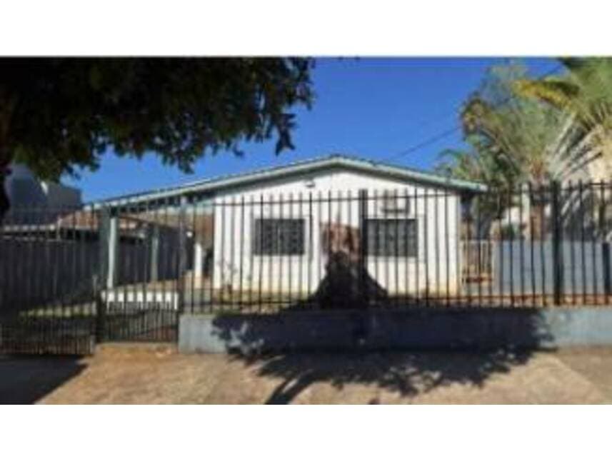 Casa em leilão em Lucas Do Rio Verde - MT — Casa à venda em leilão