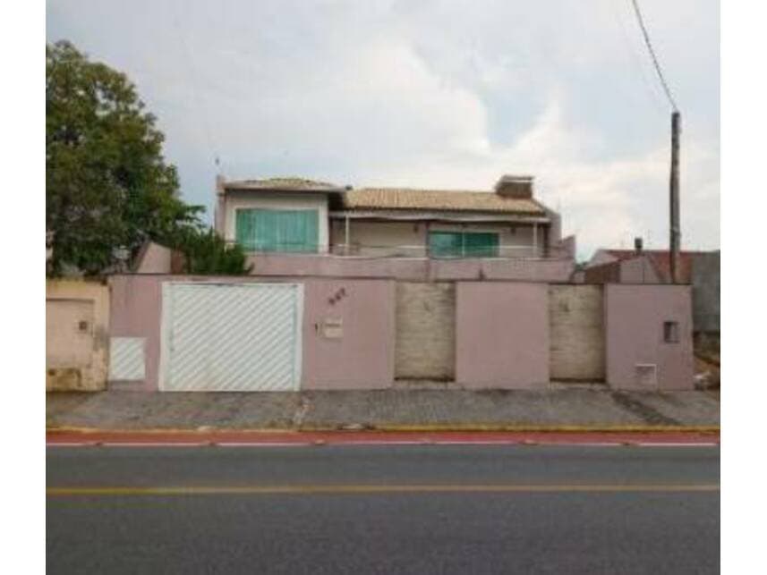 Casa em leilão em Camboriú - SC — Casa à venda em leilão