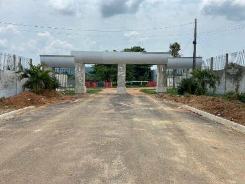 Casa em leilão em Colniza - MT — Casa à venda em leilão