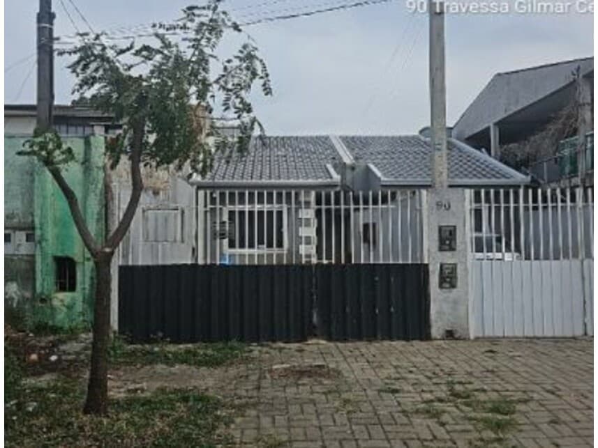 Casa em leilão em Curitiba - PR — Casa à venda em leilão