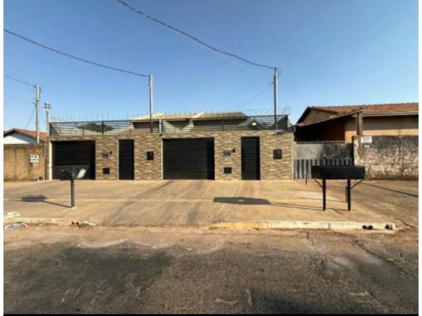 Casa em leilão em Goiânia - GO — Casa à venda em leilão