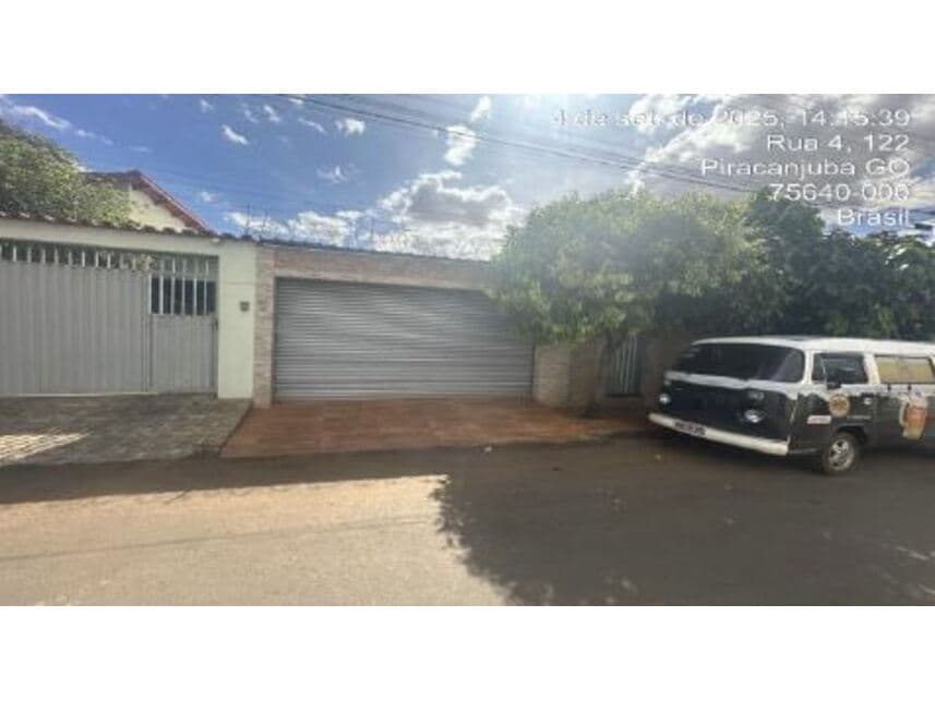 Casa em leilão em Piracanjuba - GO — Casa à venda em leilão