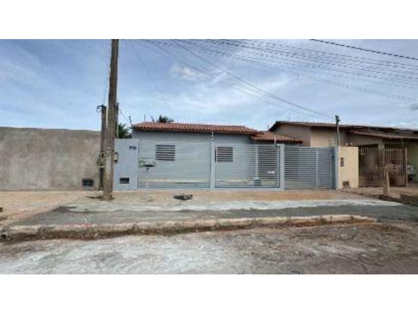 Casa em leilão em Luís Eduardo Magalhães - BA — Casa à venda em leilão