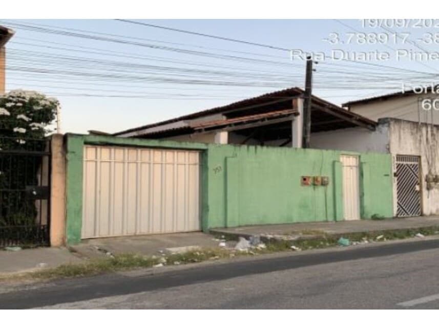 Casa em leilão em Fortaleza - CE — Casa à venda em leilão