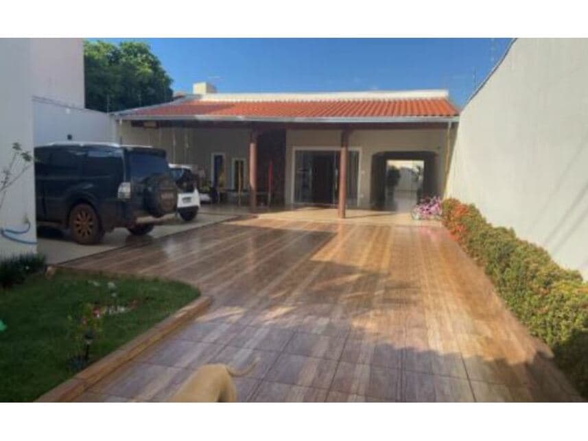 Foto 2 de 18: Casa em leilão em Uberaba - MG — Casa à venda em leilão
