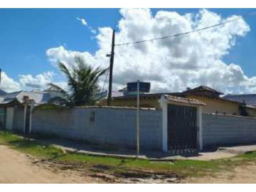 Casa em leilão em Saquarema - RJ — Casa à venda em leilão