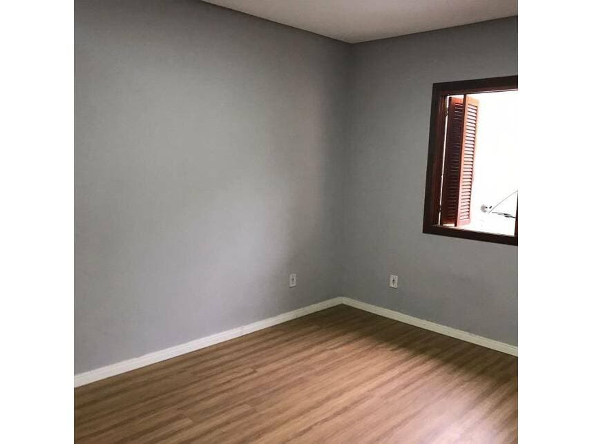 Foto 9 de 11: Casa em leilão em Canoas - RS — Casa à venda em leilão