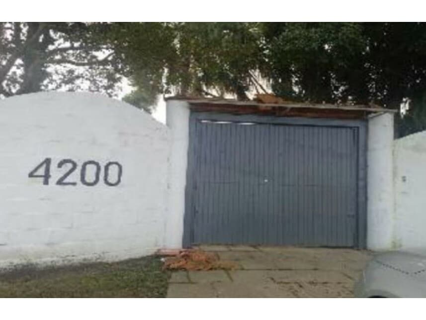 Foto 1 de 14: Casa em leilão em Porto Alegre - RS — Casa à venda em leilão