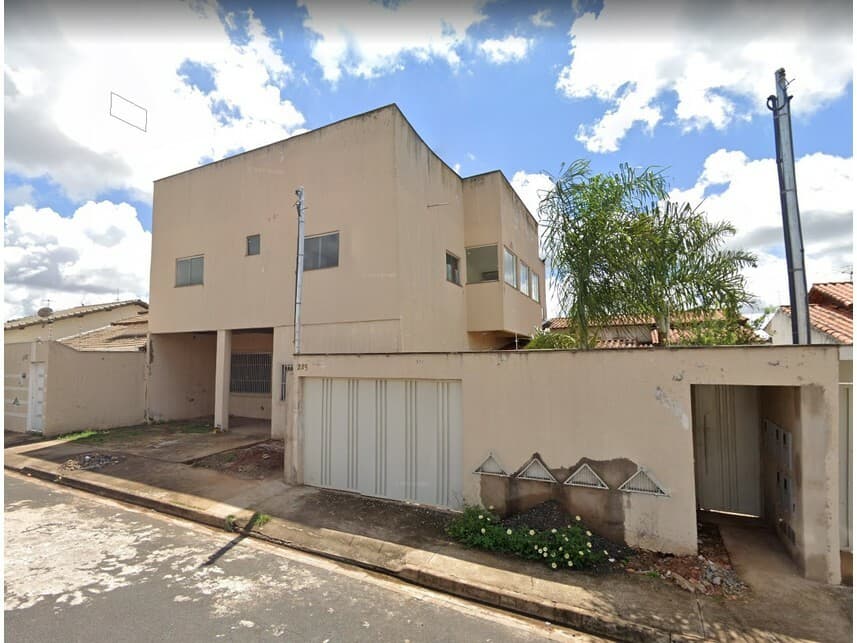 Casa em leilão em Uberlândia - MG — Casa à venda em leilão