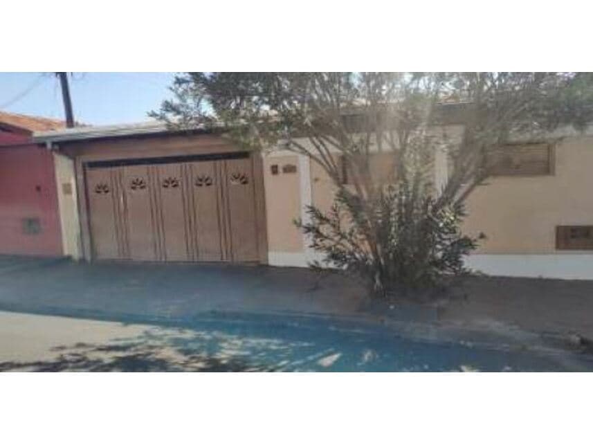 Casa em leilão em Guariba - SP — Casa à venda em leilão