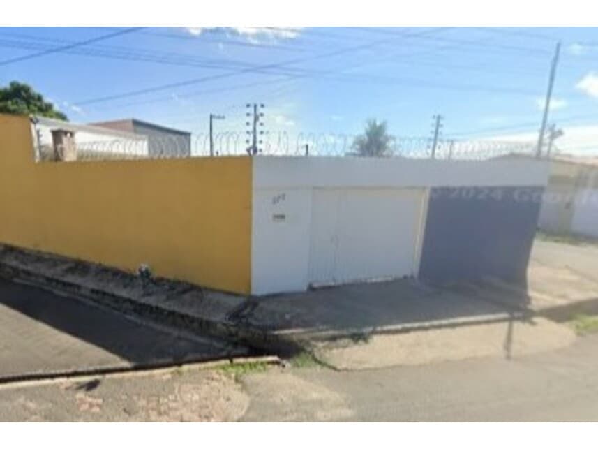 Casa em leilão em Timon - MA — Casa à venda em leilão
