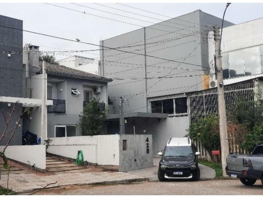 Casa em leilão em Porto Alegre - RS — Casa à venda em leilão