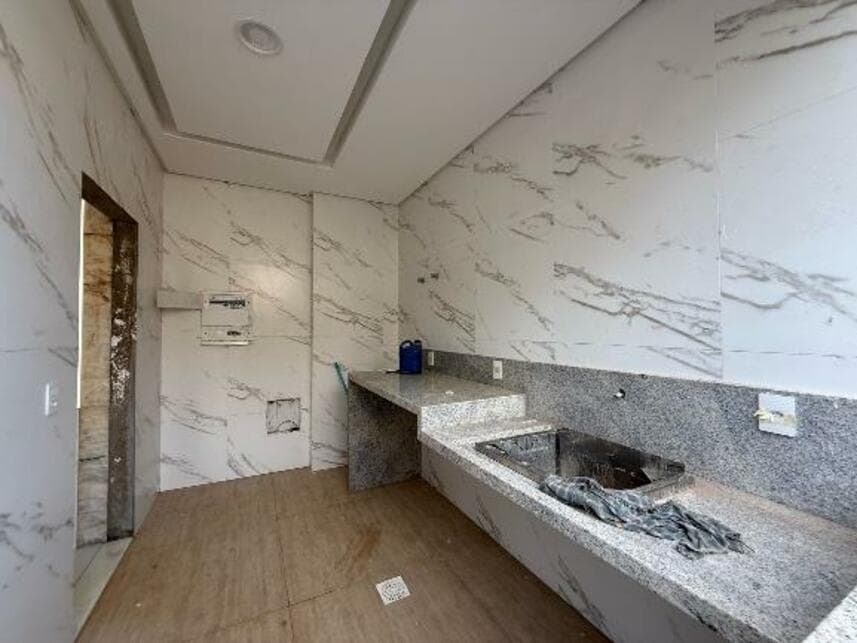 Foto 4 de 17: Casa em leilão em Goiânia - GO — Casa à venda em leilão
