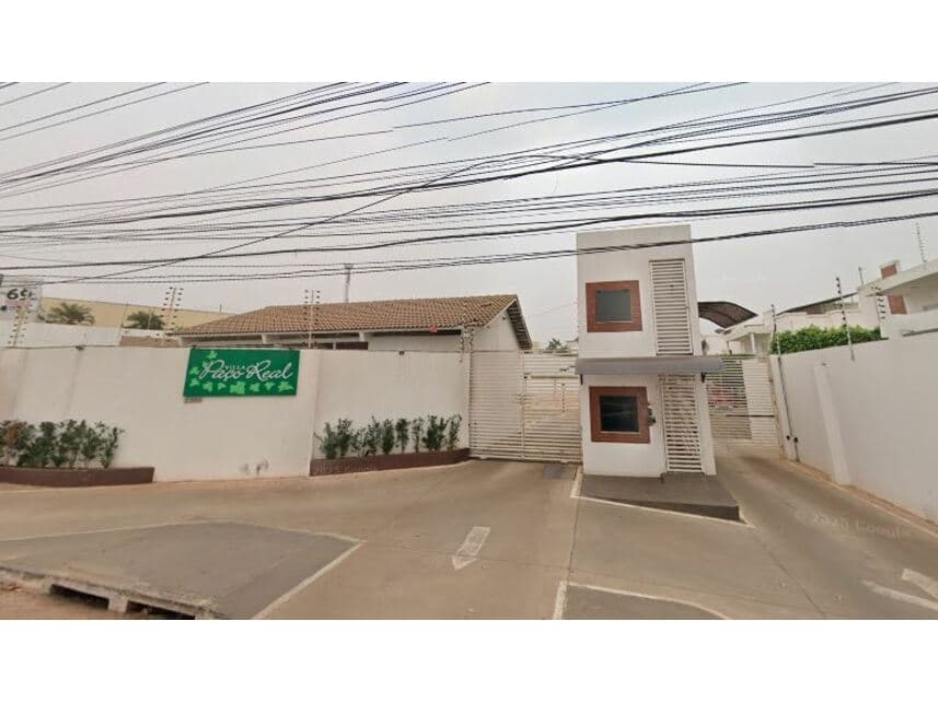 Casa em leilão em Cuiabá - MT — Casa à venda em leilão