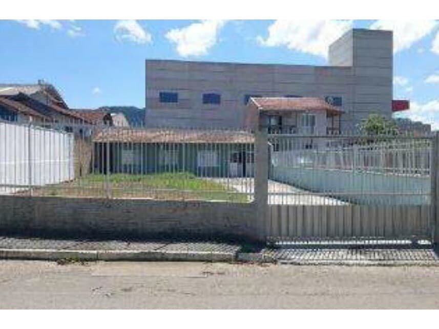 Casa em leilão em Rio Do Sul - SC — Casa à venda em leilão
