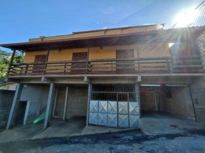 Foto 1 de 3: Casa em leilão em Nova Friburgo - RJ — Casa à venda em leilão